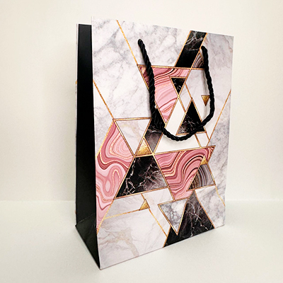 Пакет подарочный 18*24 "Золотые треугольники" (1/12)